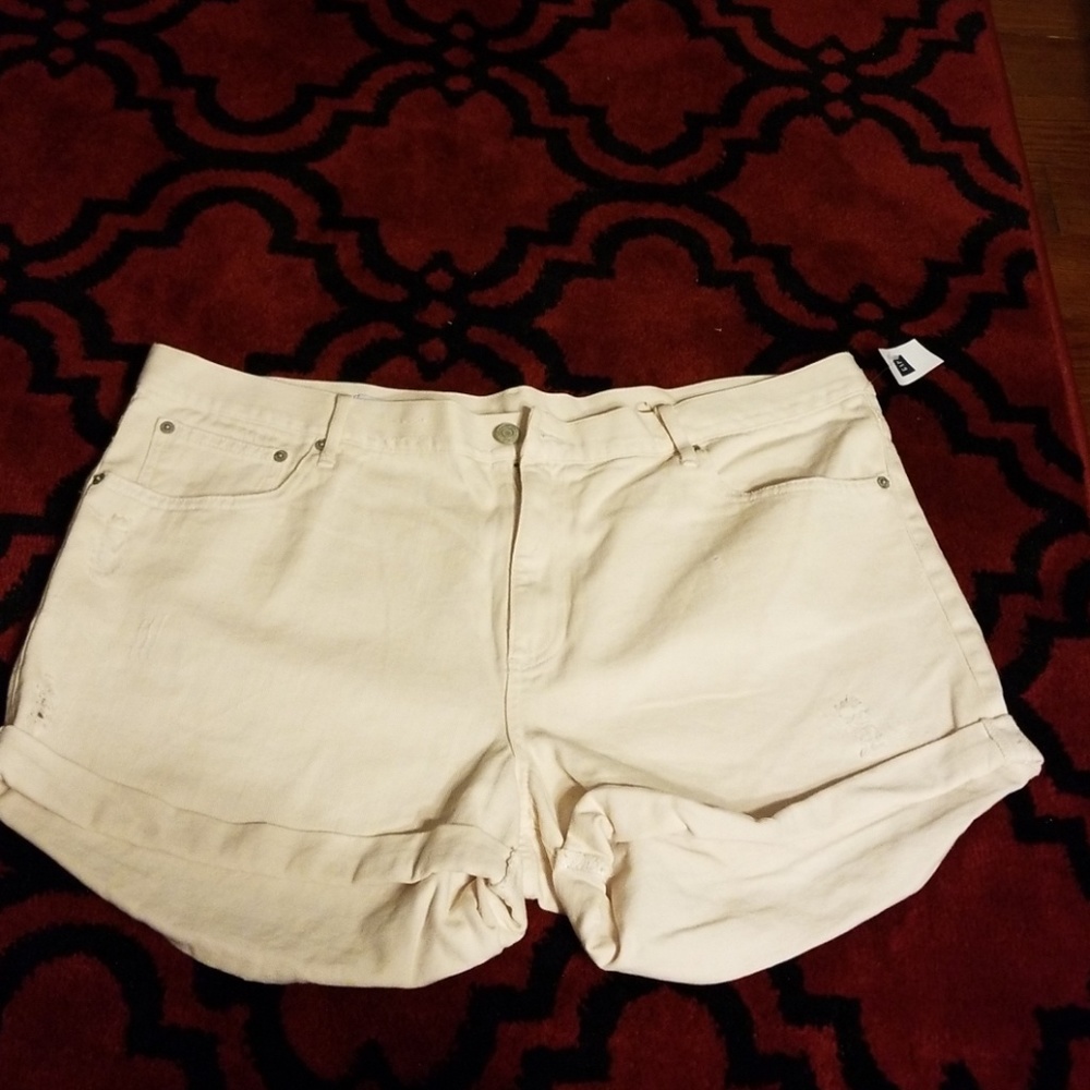 New gap shorts